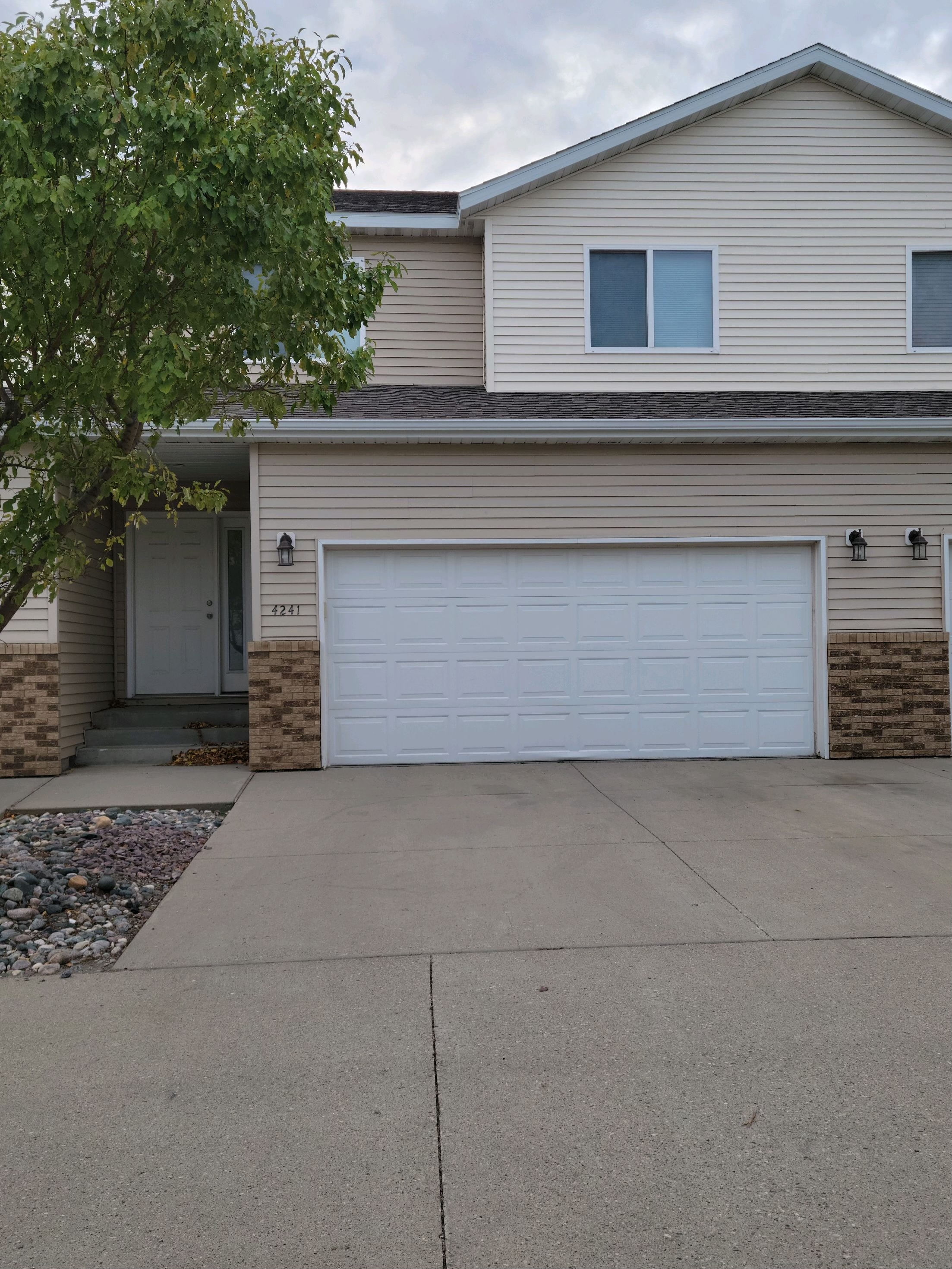 4241 Estate Drive South - 1